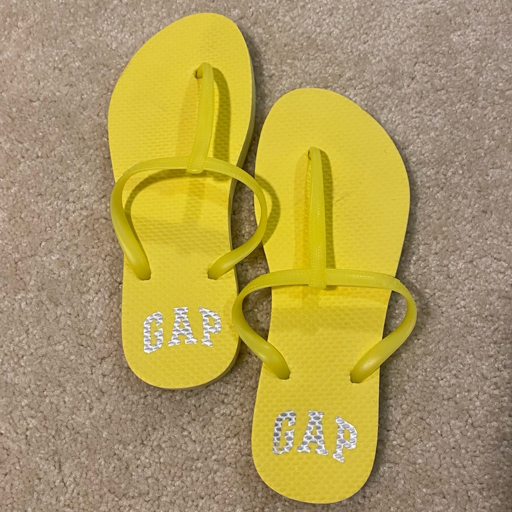 Gap T-Strap Yellow Sandals